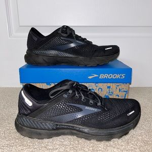 Brooks Adrenaline GTS 22 Running Shoes - Women’s Size 9 in Black/Black